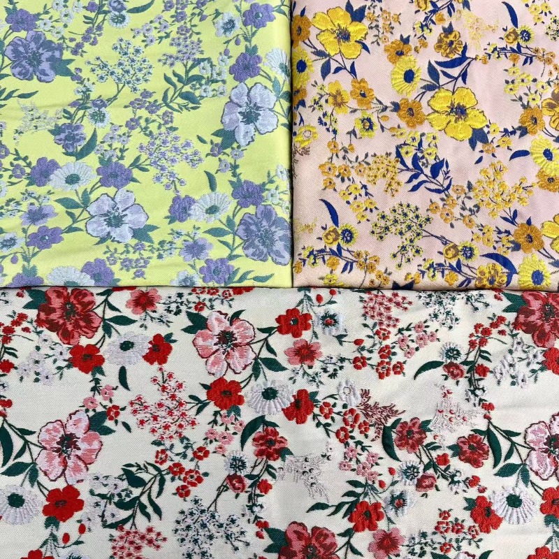 Vintage Sewing Textile - Rode kleine bloemenjacquardstof Vintage Chinese stijl